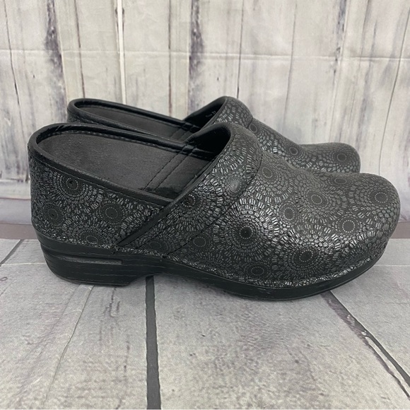 Dansko Sunburst Pewter Black Leather Professional Clogs Shoes Mules 37 6.5-7 - Picture 1 of 13